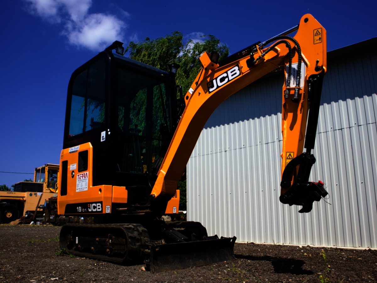 JCB 19-C